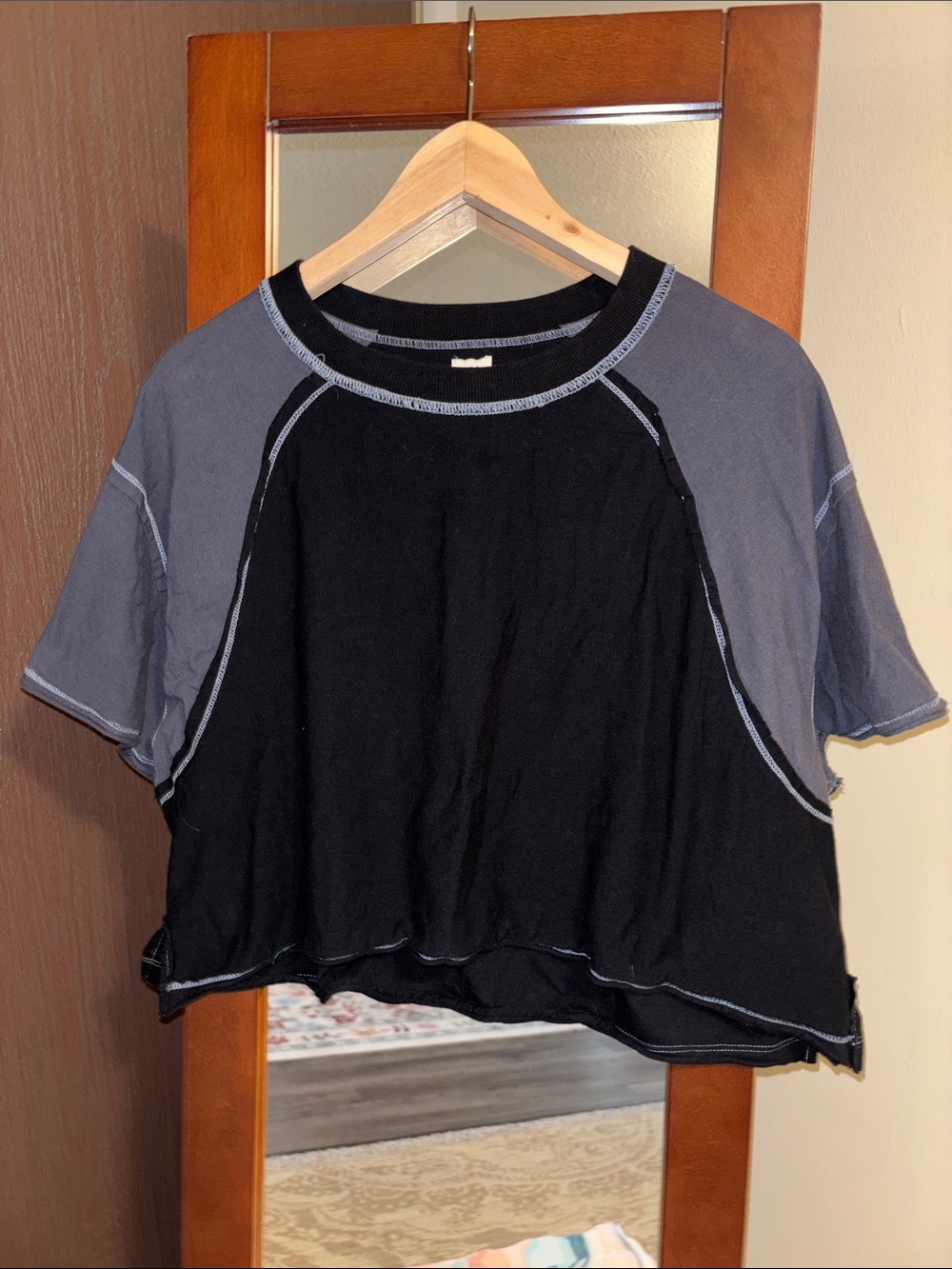 BDG Oversized Cropped T-shirt Size Large